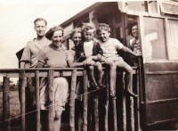 Jimmy and Lilian Wishart, Joyce Dellar, Alan Wishart, Barbara Dellar and Margaret Dellar..jpg