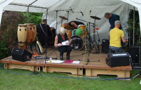 Backing The RSSR ' The Shelly Arms  Broadbridge Heath 2012 (mzawfed ! )