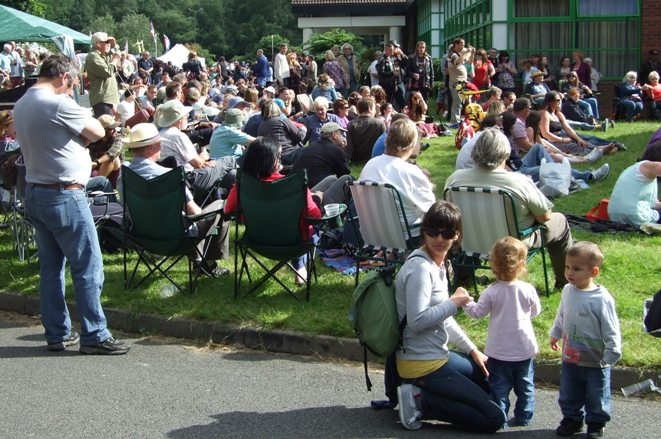 People Chilling @ the folk festival in Crawley 2012